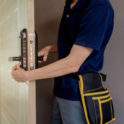 servicio de instalacion de cerradura inteligente Elike